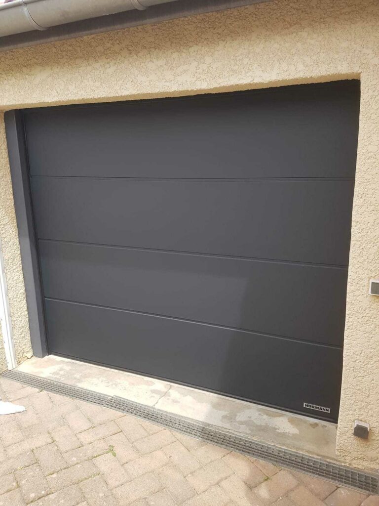 Porte-de-garage-enroulable-1