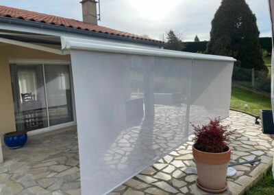 Store banne avec lambrequin enroulable 1